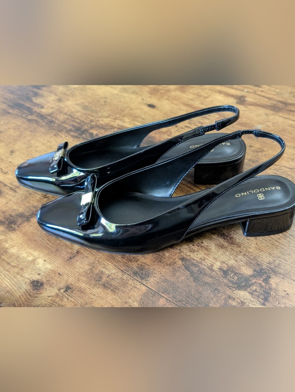 New Bandolino Black Patent Leather Slingback Low Wedge Heels Bow Accent - Picture 6 of 8
